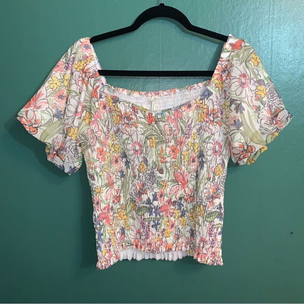 Anthropology Short Sleeve Floral Top size Medium